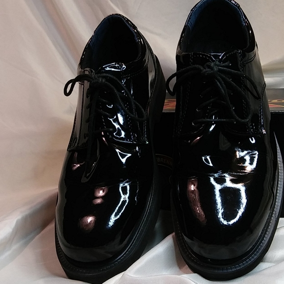 Thorogood Dress Shoes - Picture 2 of 10